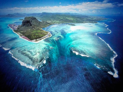 UnderwaterWaterfall1